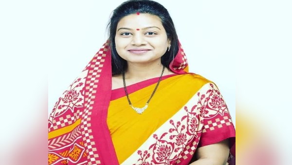 बेटी की तस्वीर सोशल मीडिया में वायरल बेटी की तस्वीर सोशल मीडिया में वायरल