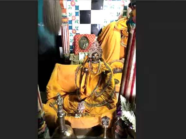 1898 में बने मंदिर में स्थापित थी 9 इंच की ये प्रतिमा
