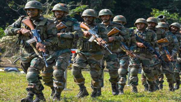 शांत इलाकों में सेना करती है युद्धाभ्यास शांत इलाकों में सेना करती है युद्धाभ्यास