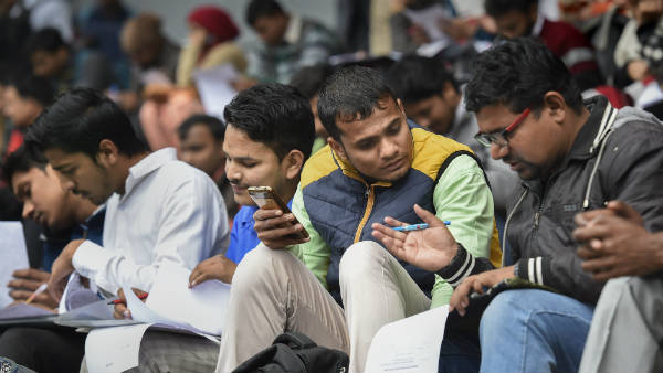 साल भर में 2.5 लाख से ज्यादा सरकारी जॉब