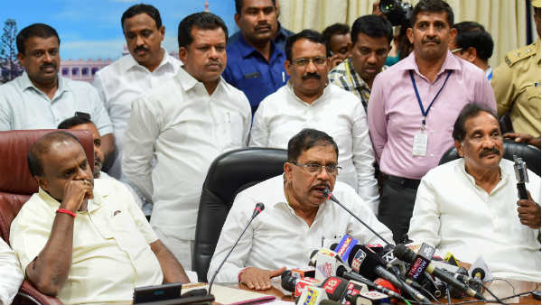 बीजेपी पर ठीकरा फोड़ने से लगेगा दर्द पर मरहम?