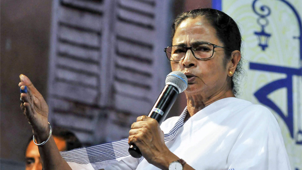 ममता ने वाम मोर्चा और कांग्रेस पर साधा निशाना