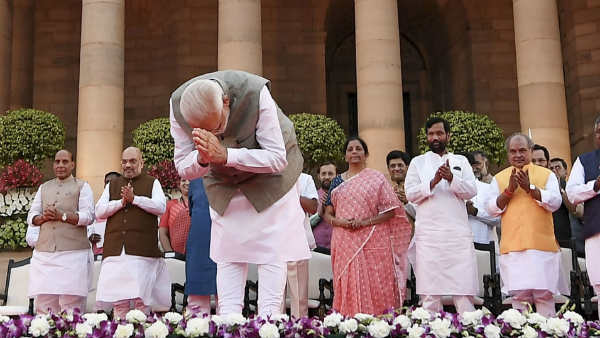 वित्तीय मामले, संसदीय मामले की कमेटी 