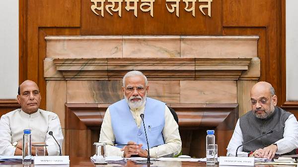 टारगेट पूरे करने में जुटे मंत्रालय