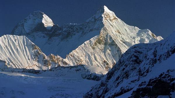माउंट एवरेस्ट से हटाया गया 11 हजार किलो कचरा