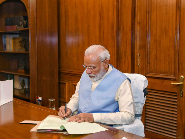 ट्रांसफर का अधिकार पीएम मोदी के पास 