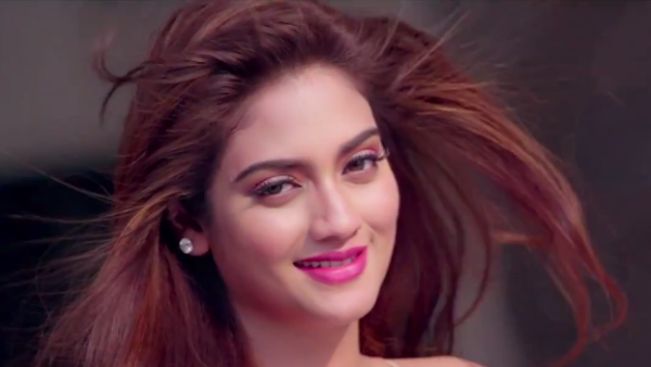 लोगों ने कहा था-सबसे सुंदर सांसद हैं नुसरत 