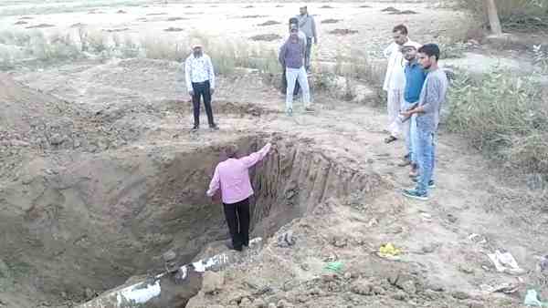 16 मिनट में 5000 लीटर तेल चोरी 16 मिनट में 5000 लीटर तेल चोरी