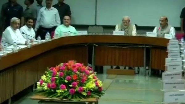 देश की सबसे बड़ी जरूरत सबको शिक्षा और समान शिक्षा है