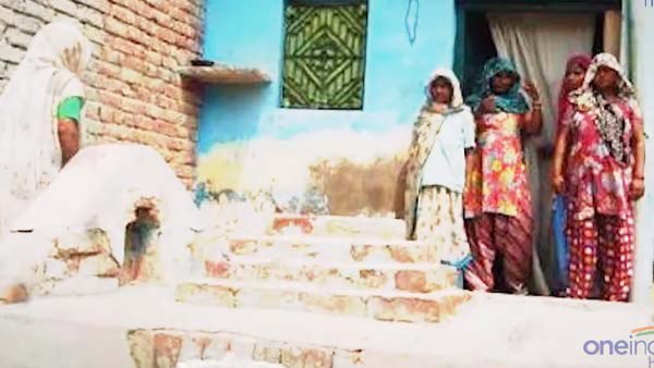 घरों में ही बनाना पड़ रहा है कब्रिस्तान