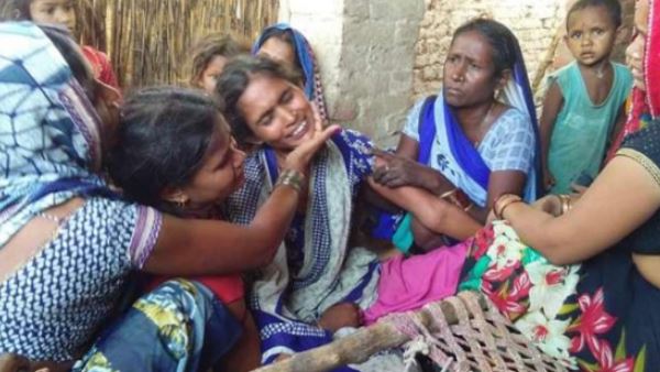 जर्जर हो चुका है शौचालय