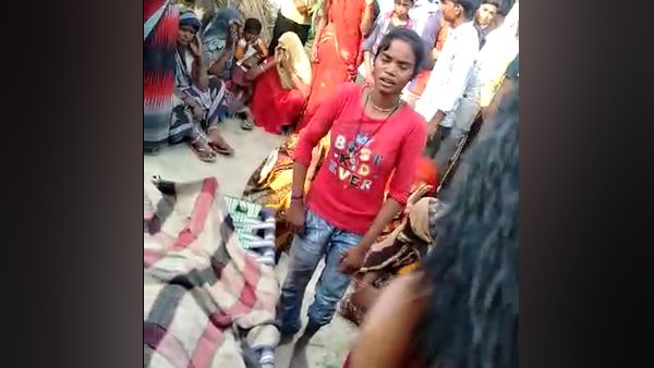 फावड़े से वार कर मां को मार डाला