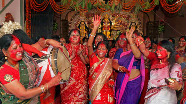 पूजा समितियों में शामिल होने के लिए क्या कर रही है बीजेपी?