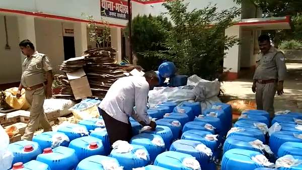 fake liquor factory busted in raebareli 7 arrested fake liquor factory busted in raebareli 7 arrested