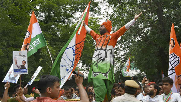 राहुल से निवेदन के लिए इस्तीफा