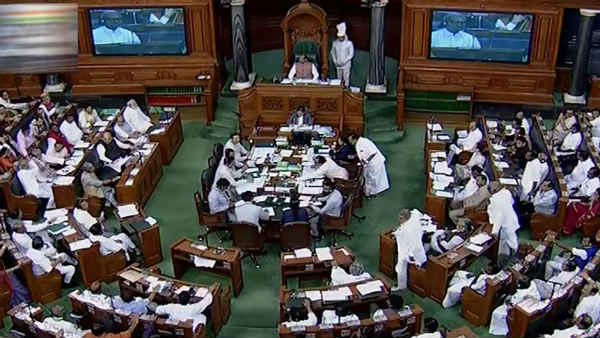 कुछ खास सेक्टर ने भेजे सबसे ज्यादा काला धन