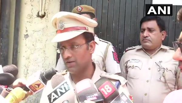 पुलिस पहुंची तो नजारा खौफनाक था पुलिस पहुंची तो नजारा खौफनाक था