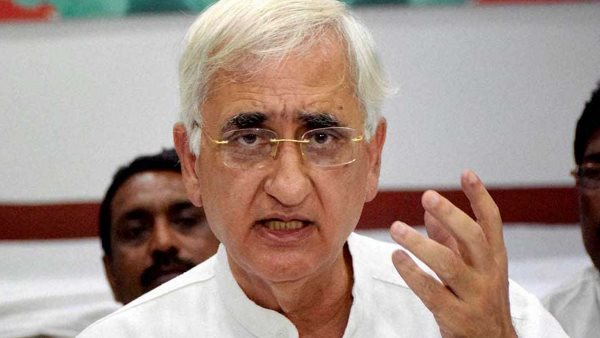 'कांग्रेस राहुल से इस्तीफा नहीं ले सकती'