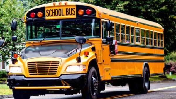 कई घंटे तक अकेले बस में बंद रह गया छात्र