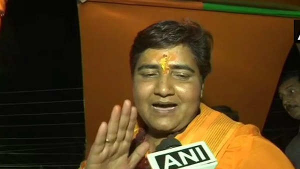 हाई ब्लड प्रेशर और कमर दर्द के कारण अस्पताल पहुंचीं थी