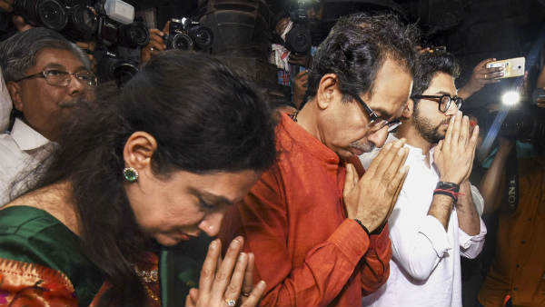 सीएम की कुर्सी पर शिवसेना की नजर