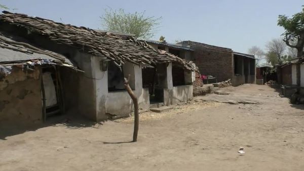 पूरे गांव में फैली डायन की अफवाह