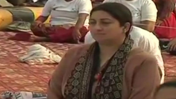 केंद्रीय मंत्री स्मृति ईरानी केंद्रीय मंत्री स्मृति ईरानी