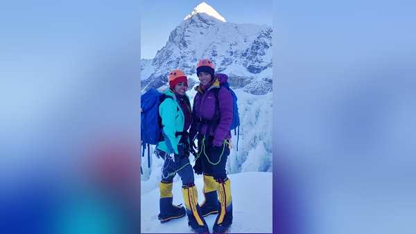 सबसे पहले एडमंड हिलेरी और तेनसिंग शेरपा पहुंचे थे माउंट एवरेस्ट पर