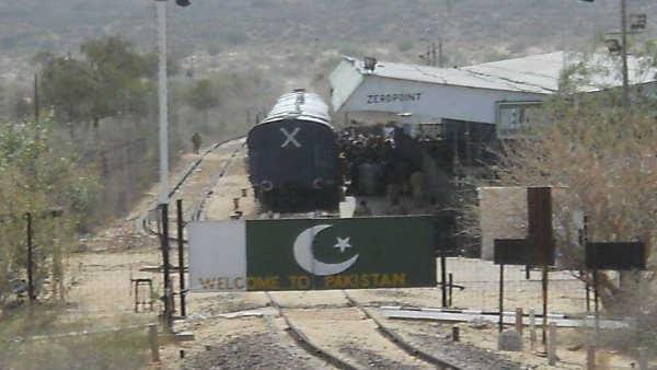 कुर्ते और दुप्पटे भी बरामद