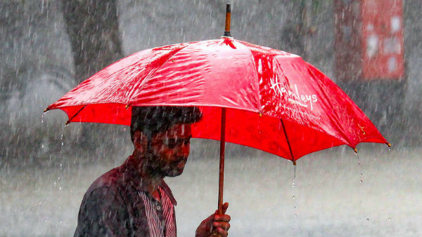 भारी बारिश से मुंबई बेहाल