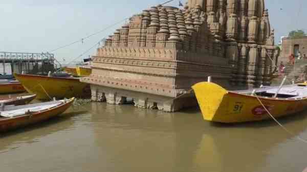 level of ganga water increasing at continously at ganga ghat