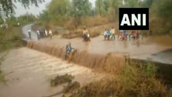 देश के कई भागों में हो रही है भारी बारिश