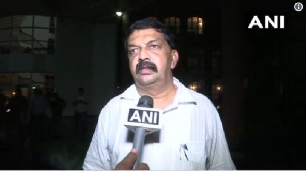 10 कांग्रेस विधायक बीजेपी में शामिल 10 कांग्रेस विधायक बीजेपी में शामिल