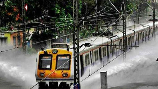 बारिश ने थामी मुंबई की रफ्तार बारिश ने थामी मुंबई की रफ्तार