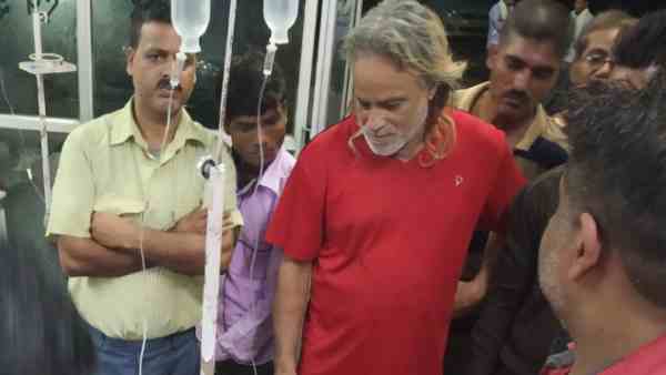 teen lost his leg who came to drop his friend at railway station