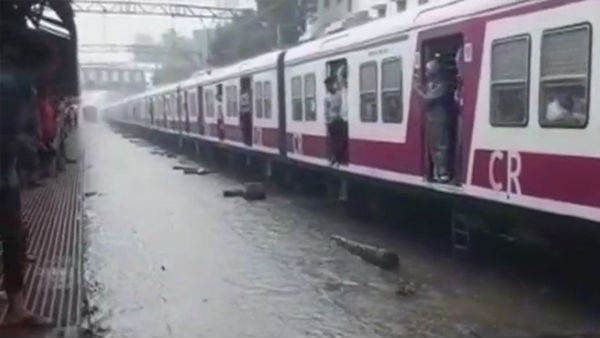 मुंबई में भारी बारिश की चेतावनी मुंबई में भारी बारिश की चेतावनी