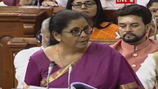 महिलाओं को लेकर निर्मला सीतारमण ने किए ये बड़े ऐलान महिलाओं को लेकर निर्मला सीतारमण ने किए ये बड़े ऐलान