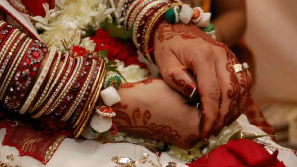 अगस्त 2018 में हुई थी महिला की शादी