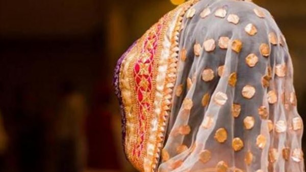 स्वयंभू बाबा के कहने पर पति ने ढ़ाए पत्नी पर जुल्म