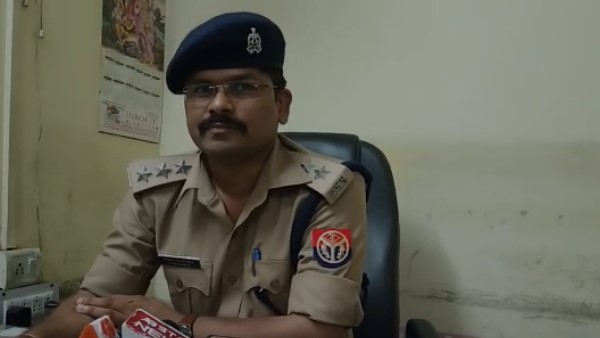 वापस मांगा तो कमरे में बंद कर पीटा