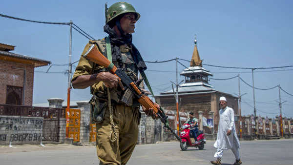 भांजा पाकिस्तान आर्मी में कैप्टन भांजा पाकिस्तान आर्मी में कैप्टन