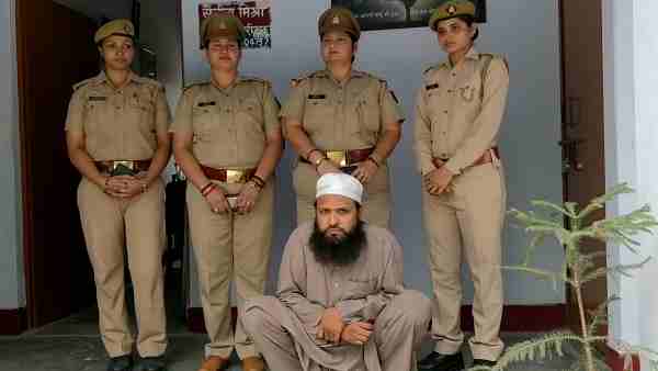 police arrested amu maulvi on physical attack charges with minor girl police arrested amu maulvi on physical attack charges with minor girl