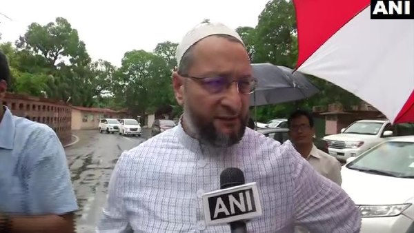 ओवैसी का शाह पर पलटवार ओवैसी का शाह पर पलटवार