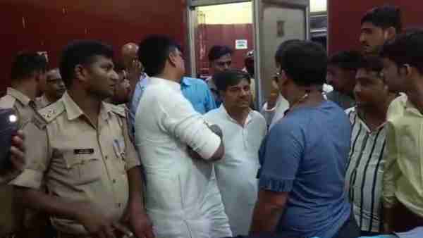 samajwadi lohia vahini youth leader akhilesh yadav shot dead