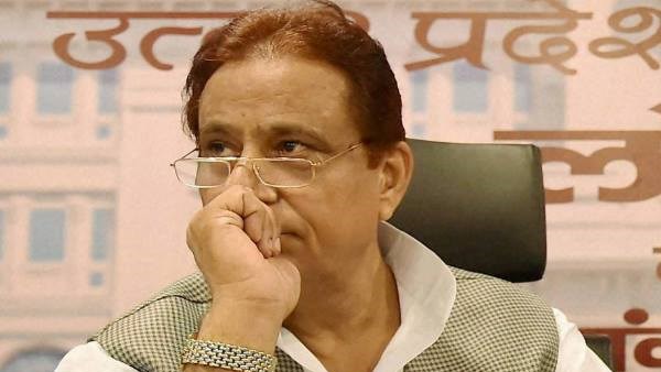 'आजम खान एक दाग हैं'