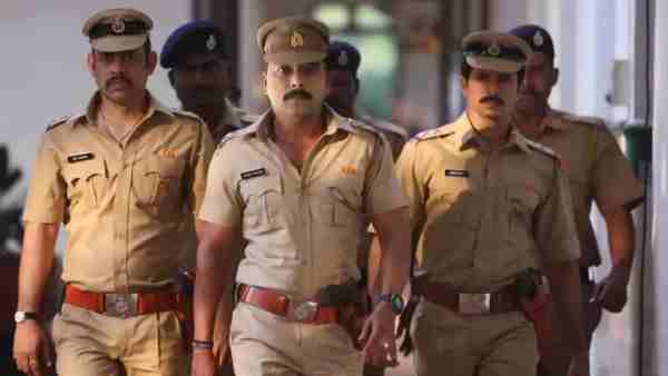 यूपी पुलिस का फिल्मी अंदाज यूपी पुलिस का फिल्मी अंदाज