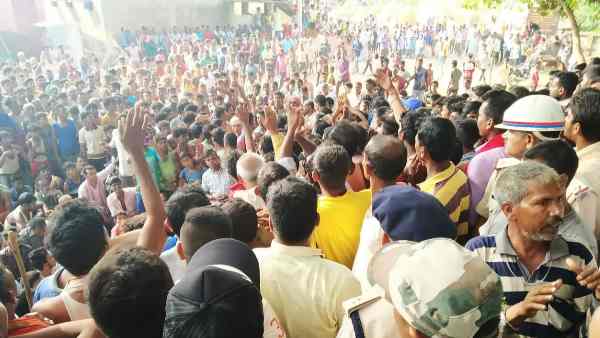 रिश्वत लेकर पुलिस लगाया चोरों को छोड़ने का आरोप