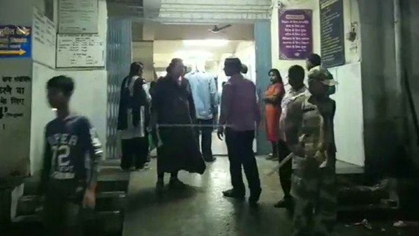 धोनी के रन आउट होती ही पड़ा दिल का दौरा