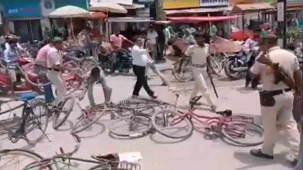 Bihar police beaten-up students in supaul district
