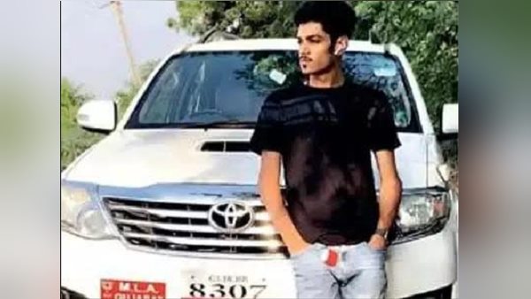 bjp president jitu vaghani, Gujarat, jitu vaghani son meet,